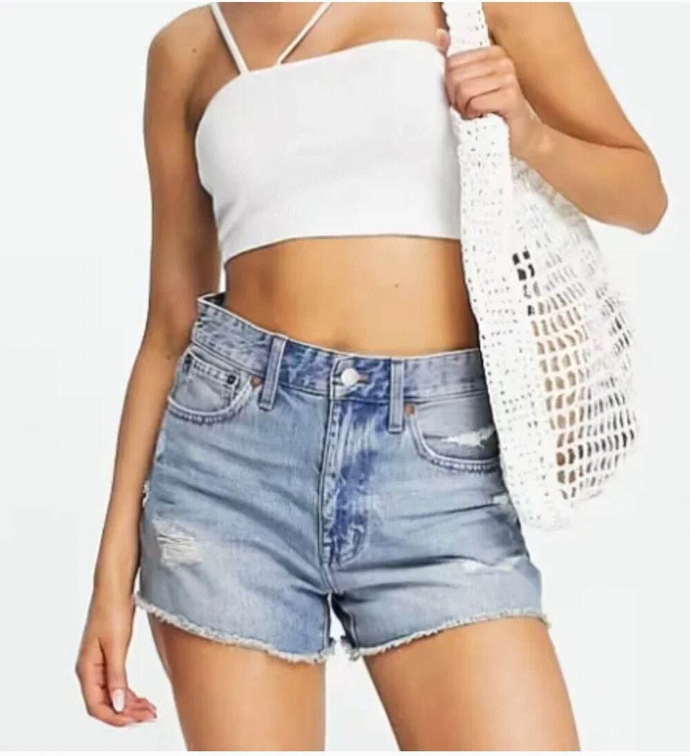 Madewell Relaxed Denim Shorts in Renfield Wash Destructed jean shorts size 28